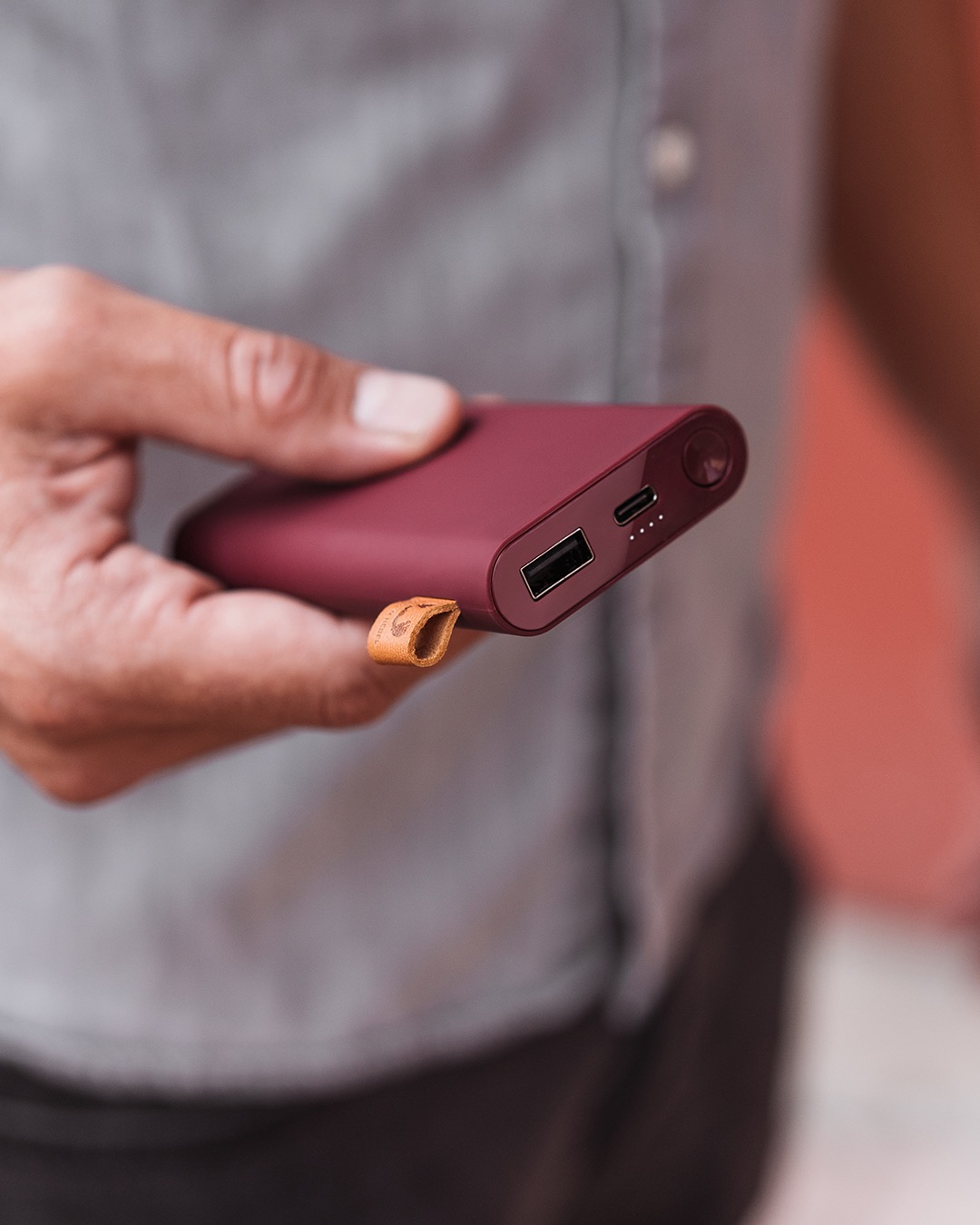 Fresh 'n Rebel - Powerbank 6000 mAh USB-C - Ruby Red