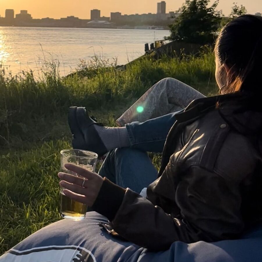 Explora o Verão: 5 locais de sonho para apreciar uma bebida refrescante ao ar livre em Roterdão